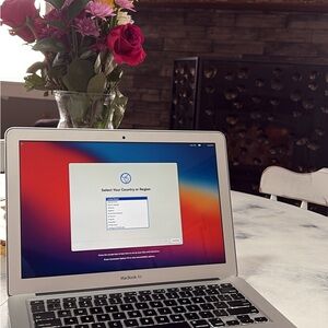 2013 MacBook Air 13.3” with 1.7 GHz i7, 8 GB RAM, 128 GB storage